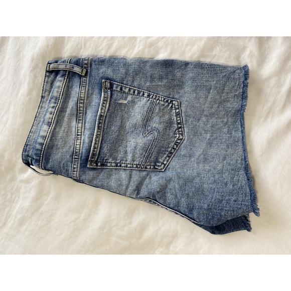 Silver Jeans Avery Short Size 30 - Picture 3 of 8